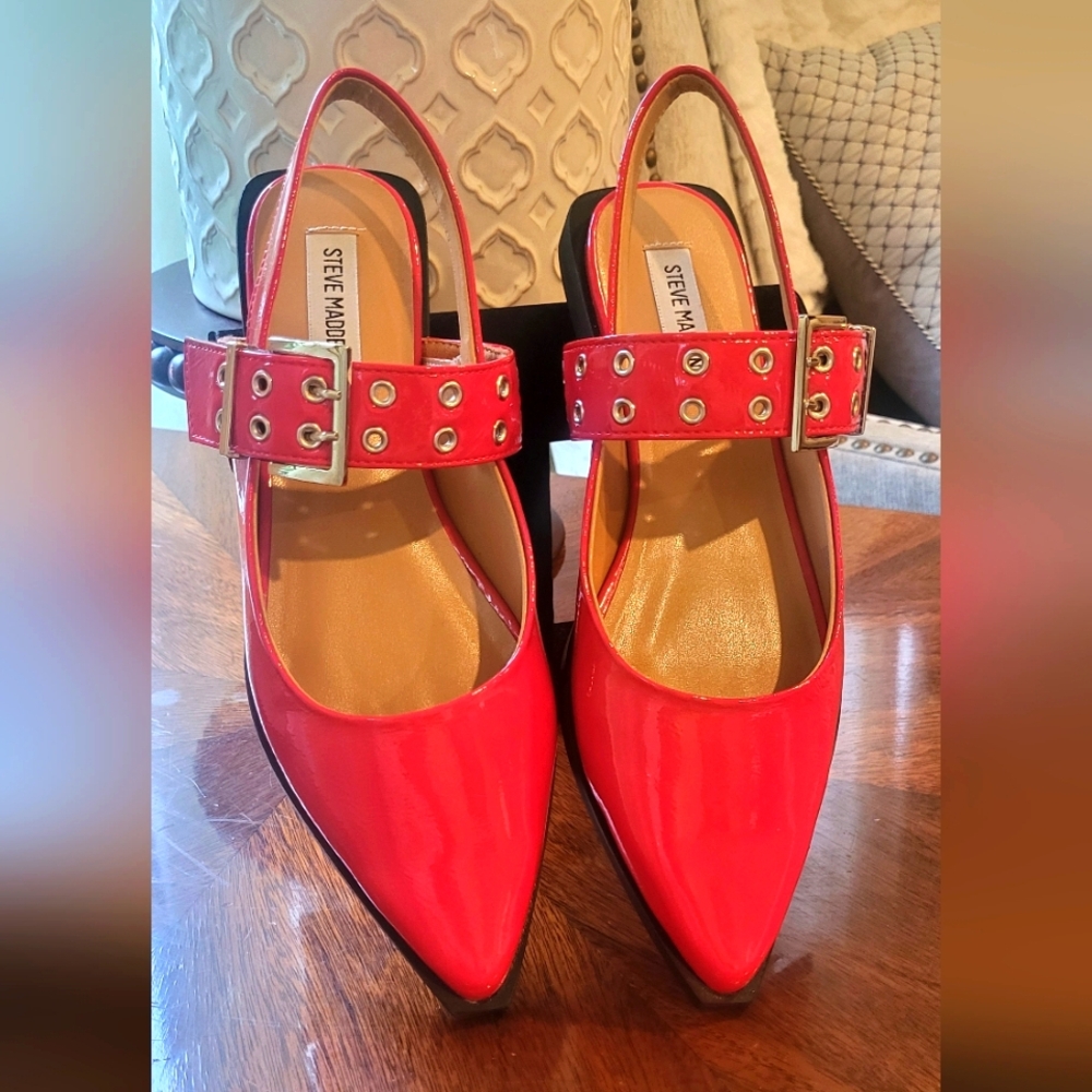 Steve Madden Graya Red Patent Flats with Strap Size, 8